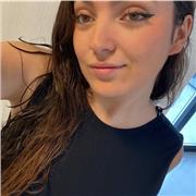 Eve , estudiante de educación infantil , soy muy extrovertida y me encantan los niños